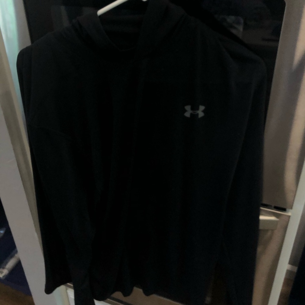 Hooded workout shirt